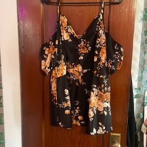 SHEIN curve top floral
